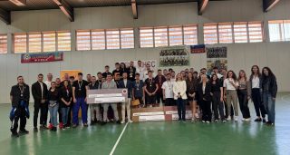 ℹ 🗓️ В периода от 23 до 26 април 2026 г. Студентски съвет при УНСС 🎓, съвместно с катедра „Физическо възпитание и спорт“ , за поредна година организираха спортен турнир ⚽🏀🏓🏊🧗🏋️♟, който затвърждава мястото си като едно от най-значимите студентски събития в календара на Студентски съвет 🌟📅. Спортен комплекс „Бонсист“ 🏟️ отново се превърна в сцена на спортен дух 🔥, емоции 🤩 и оспорвани състезания 💪🏆🥇🥈🥉!
🌐 Повече може да прочетете на нашия сайт ⤵️
https://sc.unwe.bg/?p=26498