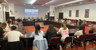 ℹ На 23.09.2025 г. Студентски съвет при УНСС проведе третата си редовна сесия за мандат 2025-2027 година. 
✅ По време на заседанието бяха разгледани ключови въпроси за развитието на студентската общност, отчетени бяха инициативите и събитията от последните месеци, както и предстоящите такива през зимния семестър
🌐 Повече може да прочетете на нашия сайт ⤵️
https://sc.unwe.bg/?p=25281