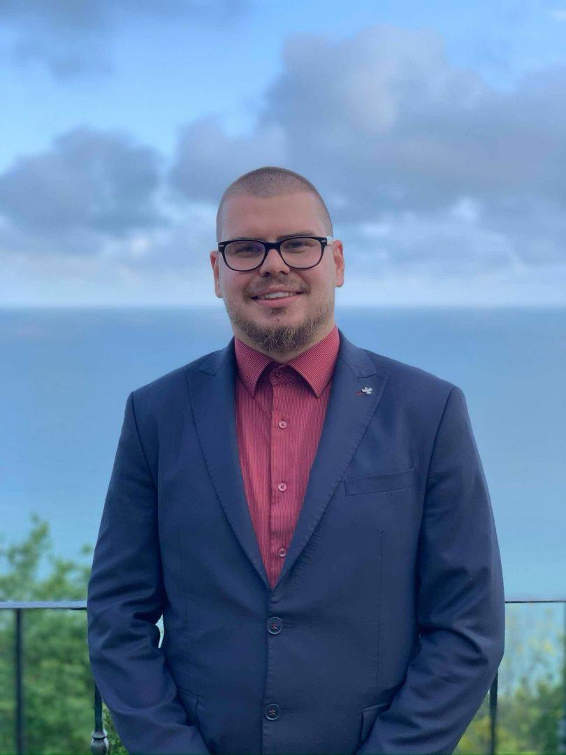 🎉 Днес, Даниел Желязков – член на Студентския сенат и КСБВУ, празнува своя рожден ден! 🥳

От името на Студентски съвет при УНСС, желаем на Дани крепко здраве, много радостни моменти и успехи във всичко, с което се захване!
Нека вдъхновението никога не го напуска, а амбицията да го води все по-напред – към нови хоризонти и постижения!

Честит рожден ден! 🎂🎈🎁