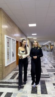 ⚜️• СТУДЕНТ НА ГОДИНАТА УНСС 2024•⚜️
Студентите и докторантите ще имат възможността да се състезават в 6 категории:
- Студент 🎓
- Докторант 👨🏻‍🎓
- Доброволец ⛑️
- Спортист 🤾🏻‍♂️
- Талант 🤹🏻
- Чуждестранен студент 🗺️
📣Очакваме вашите кандидатури в срок до 15 ноември на сайта на Студентски съвет или на място в кабинет 1009.👐🏻

Линк към сайта за кандидатстване:
https://shorturl.at/qf38i 🌐