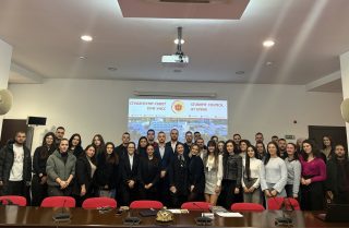 ℹ На 4 февруари 2026 г. се проведе редовна сесия на Студентския съвет при УНСС, по време на която бяха разгледани ключови теми за студентското самоуправление, свързани с изминалите дейности, актуалната обстановка, студентските политики и предстоящите инициативи
🌐 Повече може да прочетете на нашия сайт ⤵️
https://sc.unwe.bg/?p=26069