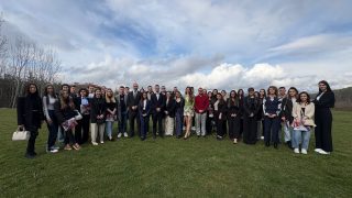 📅 В периода 28–30 март 2026 г. Студентският съвет при УНСС 🎓 проведе третия си обучителен семинар 📝 за мандат 2025–2027 г. в гр. Банско 🌲🏔️. Там представителите на студентската общност 🧑‍🎓👩‍🎓 се включиха в редица обучения 🧠, интересни дискусии 🗣️ и практически дейности 🛠️, специално насочени към личностното развитие 🚀 и сплотяването на екипа! 🤝✨
🌐 Повече може да прочетете на нашия сайт ⤵️
https://sc.unwe.bg/?p=26322